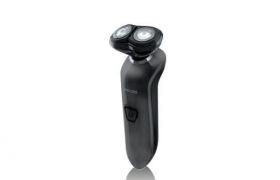 Some men choose electric shaver.