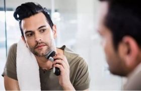 The little man with day and night for electric shaver