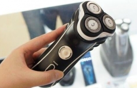 Rotating three blades: the philips electric shaver costs 489 yuan.